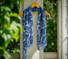 Naložite sliko v pregledovalnik galerije, ženski šal poletni šali rožice modni sal rože sali prehodni sal cvetlice bombaž bombaz svila ženski šali moda udoben šal mehek sal jesenski šal ženski šal rožice modni šal šal občutljiva koža ugodni šali