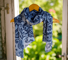 Naložite sliko v pregledovalnik galerije, ženski šal poletni šali rožice modni sal rože sali prehodni sal cvetlice bombaž bombaz svila ženski šali moda udoben šal mehek sal jesenski šal ženski šal rožice modni šal šal občutljiva koža ugodni šali