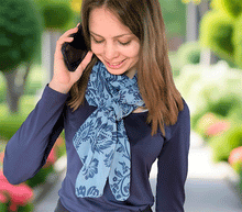 Naložite sliko v pregledovalnik galerije, ženski šal poletni šali rožice modni sal rože sali prehodni sal cvetlice bombaž bombaz svila ženski šali moda udoben šal mehek sal jesenski šal ženski šal rožice modni šal šal občutljiva koža ugodni šali