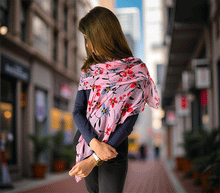 Naložite sliko v pregledovalnik galerije, ženski šal poletni šali rožice modni sal rože sali prehodni sal cvetlice bombaž bombaz svila ženski šali moda udoben šal mehek sal jesenski šal ženski šal rožice modni šal šal občutljiva koža ugodni šali