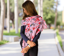 Naložite sliko v pregledovalnik galerije, ženski šal poletni šali rožice modni sal rože sali prehodni sal cvetlice bombaž bombaz svila ženski šali moda udoben šal mehek sal jesenski šal ženski šal rožice modni šal šal občutljiva koža ugodni šali