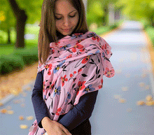 Naložite sliko v pregledovalnik galerije, ženski šal poletni šali rožice modni sal rože sali prehodni sal cvetlice bombaž bombaz svila ženski šali moda udoben šal mehek sal jesenski šal ženski šal rožice modni šal šal občutljiva koža ugodni šali