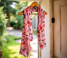 Naložite sliko v pregledovalnik galerije, ženski šal poletni šali rožice modni sal rože sali prehodni sal cvetlice bombaž bombaz svila ženski šali moda udoben šal mehek sal jesenski šal ženski šal rožice modni šal šal občutljiva koža ugodni šali