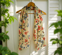 Naložite sliko v pregledovalnik galerije, ženski šal poletni šali rožice modni sal rože sali prehodni sal cvetlice bombaž bombaz svila ženski šali moda udoben šal mehek sal jesenski šal ženski šal rožice modni šal šal občutljiva koža ugodni šali