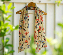 Naložite sliko v pregledovalnik galerije, ženski šal poletni šali rožice modni sal rože sali prehodni sal cvetlice bombaž bombaz svila ženski šali moda udoben šal mehek sal jesenski šal ženski šal rožice modni šal šal občutljiva koža ugodni šali