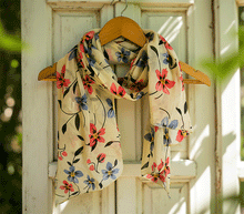 Naložite sliko v pregledovalnik galerije, ženski šal poletni šali rožice modni sal rože sali prehodni sal cvetlice bombaž bombaz svila ženski šali moda udoben šal mehek sal jesenski šal ženski šal rožice modni šal šal občutljiva koža ugodni šali