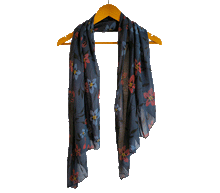 Naložite sliko v pregledovalnik galerije, ženski šal poletni šali rožice modni sal rože sali prehodni sal cvetlice bombaž bombaz svila ženski šali moda udoben šal mehek sal jesenski šal ženski šal rožice modni šal šal občutljiva koža ugodni šali