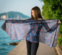 Naložite sliko v pregledovalnik galerije, ženski šal poletni šali rožice modni sal rože sali prehodni sal cvetlice bombaž bombaz svila ženski šali moda udoben šal mehek sal jesenski šal ženski šal rožice modni šal šal občutljiva koža ugodni šali