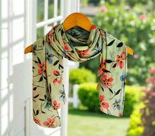 Naložite sliko v pregledovalnik galerije, ženski šal poletni šali rožice modni sal rože sali prehodni sal cvetlice bombaž bombaz svila ženski šali moda udoben šal mehek sal jesenski šal ženski šal rožice modni šal šal občutljiva koža ugodni šali