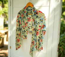 Naložite sliko v pregledovalnik galerije, ženski šal poletni šali rožice modni sal rože sali prehodni sal cvetlice bombaž bombaz svila ženski šali moda udoben šal mehek sal jesenski šal ženski šal rožice modni šal šal občutljiva koža ugodni šali