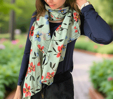 Naložite sliko v pregledovalnik galerije, ženski šal poletni šali rožice modni sal rože sali prehodni sal cvetlice bombaž bombaz svila ženski šali moda udoben šal mehek sal jesenski šal ženski šal rožice modni šal šal občutljiva koža ugodni šali