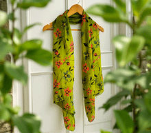 Naložite sliko v pregledovalnik galerije, ženski šal poletni šali rožice modni sal rože sali prehodni sal cvetlice bombaž bombaz svila ženski šali moda udoben šal mehek sal jesenski šal ženski šal rožice modni šal šal občutljiva koža ugodni šali