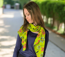 Naložite sliko v pregledovalnik galerije, ženski šal poletni šali rožice modni sal rože sali prehodni sal cvetlice bombaž bombaz svila ženski šali moda udoben šal mehek sal jesenski šal ženski šal rožice modni šal šal občutljiva koža ugodni šali