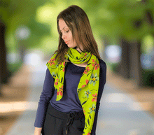 Naložite sliko v pregledovalnik galerije, ženski šal poletni šali rožice modni sal rože sali prehodni sal cvetlice bombaž bombaz svila ženski šali moda udoben šal mehek sal jesenski šal ženski šal rožice modni šal šal občutljiva koža ugodni šali