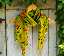 Naložite sliko v pregledovalnik galerije, ženski šal poletni šali rožice modni sal rože sali prehodni sal cvetlice bombaž bombaz svila ženski šali moda udoben šal mehek sal jesenski šal ženski šal rožice modni šal šal občutljiva koža ugodni šali