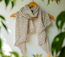 Naložite sliko v pregledovalnik galerije, ženski šal poletni šali rožice modni sal rože sali prehodni sal cvetlice bombaž bombaz svila ženski šali moda udoben šal mehek sal jesenski šal ženski šal rožice rozice