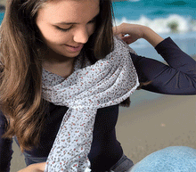 Naložite sliko v pregledovalnik galerije, ženski šal poletni šali rožice modni sal rože sali prehodni sal cvetlice bombaž bombaz svila ženski šali moda udoben šal mehek sal jesenski šal ženski šal rožice rozice