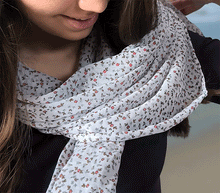 Naložite sliko v pregledovalnik galerije, ženski šal poletni šali rožice modni sal rože sali prehodni sal cvetlice bombaž bombaz svila ženski šali moda udoben šal mehek sal jesenski šal ženski šal rožice rozice