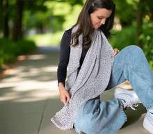 Naložite sliko v pregledovalnik galerije, ženski šal poletni šali rožice modni sal rože sali prehodni sal cvetlice bombaž bombaz svila ženski šali moda udoben šal mehek sal jesenski šal ženski šal rožice rozice