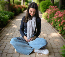 Naložite sliko v pregledovalnik galerije, ženski šal poletni šali rožice modni sal rože sali prehodni sal cvetlice bombaž bombaz svila ženski šali moda udoben šal mehek sal jesenski šal ženski šal rožice rozice