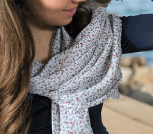Naložite sliko v pregledovalnik galerije, ženski šal poletni šali rožice modni sal rože sali prehodni sal cvetlice bombaž bombaz svila ženski šali moda udoben šal mehek sal jesenski šal ženski šal rožice rozice
