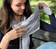 Naložite sliko v pregledovalnik galerije, ženski šal poletni šali rožice modni sal rože sali prehodni sal cvetlice bombaž bombaz svila ženski šali moda udoben šal mehek sal jesenski šal ženski šal rožice rozice