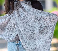 Naložite sliko v pregledovalnik galerije, ženski šal poletni šali rožice modni sal rože sali prehodni sal cvetlice bombaž bombaz svila ženski šali moda udoben šal mehek sal jesenski šal ženski šal rožice rozice