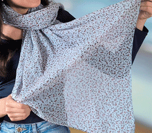 Naložite sliko v pregledovalnik galerije, ženski šal poletni šali rožice modni sal rože sali prehodni sal cvetlice bombaž bombaz svila ženski šali moda udoben šal mehek sal jesenski šal ženski šal rožice rozice