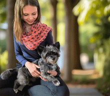 Naložite sliko v pregledovalnik galerije, ženski šal poletni šali rožice modni sal rože sali prehodni sal cvetlice bombaž bombaz svila ženski šali moda udoben šal mehek sal jesenski šal ženski šal rožice modni šal šal občutljiva koža ugodni šali