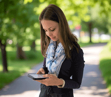 Naložite sliko v pregledovalnik galerije, ženski šal poletni šali rožice modni sal rože sali prehodni sal cvetlice bombaž bombaz svila ženski šali moda udoben šal mehek sal jesenski šal ženski šal rožice modni šal šal občutljiva koža ugodni šali