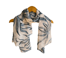 Naložite sliko v pregledovalnik galerije, ženski šal poletni šali rožice modni sal rože sali prehodni sal cvetlice bombaž bombaz svila ženski šali moda udoben šal mehek sal jesenski šal ženski šal rožice modni šal šal občutljiva koža ugodni šali