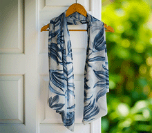 Naložite sliko v pregledovalnik galerije, ženski šal poletni šali rožice modni sal rože sali prehodni sal cvetlice bombaž bombaz svila ženski šali moda udoben šal mehek sal jesenski šal ženski šal rožice modni šal šal občutljiva koža ugodni šali