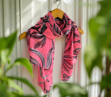 Naložite sliko v pregledovalnik galerije, ženski šal poletni šali rožice modni sal rože sali prehodni sal cvetlice bombaž bombaz svila ženski šali moda udoben šal mehek sal jesenski šal ženski šal rožice modni šal šal občutljiva koža ugodni šali