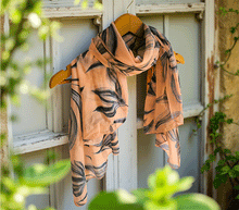 Naložite sliko v pregledovalnik galerije, ženski šal poletni šali rožice modni sal rože sali prehodni sal cvetlice bombaž bombaz svila ženski šali moda udoben šal mehek sal jesenski šal ženski šal rožice modni šal šal občutljiva koža ugodni šali