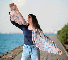 Naložite sliko v pregledovalnik galerije, ženski šal poletni šali rožice modni sal rože sali prehodni sal cvetlice bombaž bombaz svila ženski šali moda udoben šal mehek sal jesenski šal ženski šal rožice modni šal