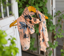 Naložite sliko v pregledovalnik galerije, ženski šal poletni šali rožice modni sal rože sali prehodni sal cvetlice bombaž bombaz svila ženski šali moda udoben šal mehek sal jesenski šal ženski šal rožice modni šal