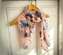 Naložite sliko v pregledovalnik galerije, ženski šal poletni šali rožice modni sal rože sali prehodni sal cvetlice bombaž bombaz svila ženski šali moda udoben šal mehek sal jesenski šal ženski šal rožice modni šal