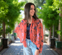 Naložite sliko v pregledovalnik galerije, ženski šal poletni šali rožice modni sal rože sali prehodni sal cvetlice bombaž bombaz svila ženski šali moda udoben šal mehek sal jesenski šal ženski šal rožice modni šal šal občutljiva koža