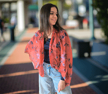 Naložite sliko v pregledovalnik galerije, ženski šal poletni šali rožice modni sal rože sali prehodni sal cvetlice bombaž bombaz svila ženski šali moda udoben šal mehek sal jesenski šal ženski šal rožice modni šal šal občutljiva koža