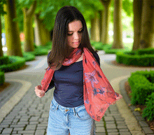 Naložite sliko v pregledovalnik galerije, ženski šal poletni šali rožice modni sal rože sali prehodni sal cvetlice bombaž bombaz svila ženski šali moda udoben šal mehek sal jesenski šal ženski šal rožice modni šal šal občutljiva koža