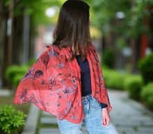 Naložite sliko v pregledovalnik galerije, ženski šal poletni šali rožice modni sal rože sali prehodni sal cvetlice bombaž bombaz svila ženski šali moda udoben šal mehek sal jesenski šal ženski šal rožice modni šal šal občutljiva koža