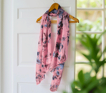 Naložite sliko v pregledovalnik galerije, ženski šal poletni šali rožice modni sal rože sali prehodni sal cvetlice bombaž bombaz svila ženski šali moda udoben šal mehek sal jesenski šal ženski šal rožice modni šal šal občutljiva koža