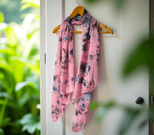 Naložite sliko v pregledovalnik galerije, ženski šal poletni šali rožice modni sal rože sali prehodni sal cvetlice bombaž bombaz svila ženski šali moda udoben šal mehek sal jesenski šal ženski šal rožice modni šal šal občutljiva koža