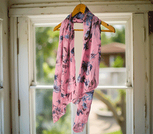 Naložite sliko v pregledovalnik galerije, ženski šal poletni šali rožice modni sal rože sali prehodni sal cvetlice bombaž bombaz svila ženski šali moda udoben šal mehek sal jesenski šal ženski šal rožice modni šal šal občutljiva koža