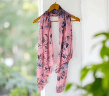 Naložite sliko v pregledovalnik galerije, ženski šal poletni šali rožice modni sal rože sali prehodni sal cvetlice bombaž bombaz svila ženski šali moda udoben šal mehek sal jesenski šal ženski šal rožice modni šal šal občutljiva koža