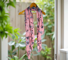 Naložite sliko v pregledovalnik galerije, ženski šal poletni šali rožice modni sal rože sali prehodni sal cvetlice bombaž bombaz svila ženski šali moda udoben šal mehek sal jesenski šal ženski šal rožice modni šal šal občutljiva koža