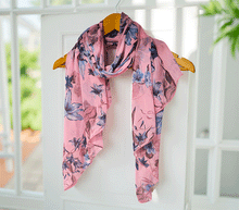 Naložite sliko v pregledovalnik galerije, ženski šal poletni šali rožice modni sal rože sali prehodni sal cvetlice bombaž bombaz svila ženski šali moda udoben šal mehek sal jesenski šal ženski šal rožice modni šal šal občutljiva koža