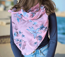 Naložite sliko v pregledovalnik galerije, ženski šal poletni šali rožice modni sal rože sali prehodni sal cvetlice bombaž bombaz svila ženski šali moda udoben šal mehek sal jesenski šal ženski šal rožice modni šal šal občutljiva koža