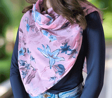 Naložite sliko v pregledovalnik galerije, ženski šal poletni šali rožice modni sal rože sali prehodni sal cvetlice bombaž bombaz svila ženski šali moda udoben šal mehek sal jesenski šal ženski šal rožice modni šal šal občutljiva koža