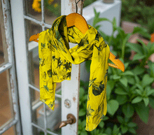 Naložite sliko v pregledovalnik galerije, ženski šal poletni šali rožice modni sal rože sali prehodni sal cvetlice bombaž bombaz svila ženski šali moda udoben šal mehek sal jesenski šal ženski šal rožice modni šal